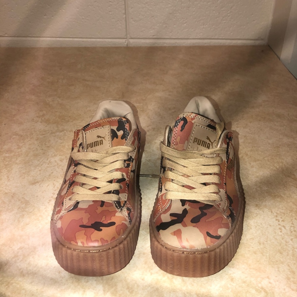 Rihanna pumas